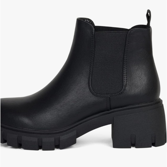 Kassie Daniela Chelsea Fashion Ankle Bootie w/Double Elastic Gore size 6.5 - Picture 1 of 3